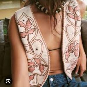 Zara Cream and Black Textured Knit Vest